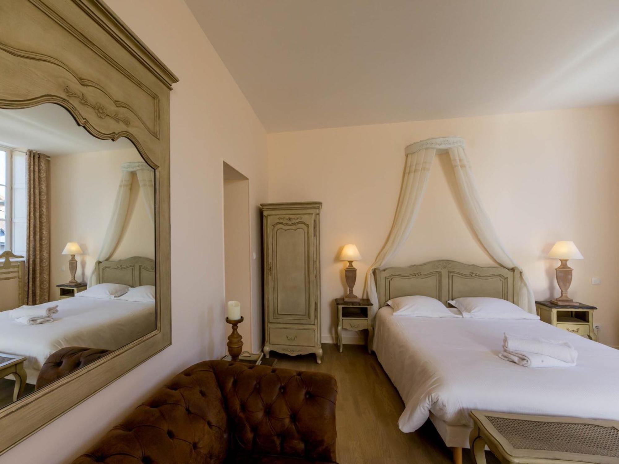Le Cara - 4 Appartements Calmes Et Chics Au Coeur De Beaune Бон Номер фото