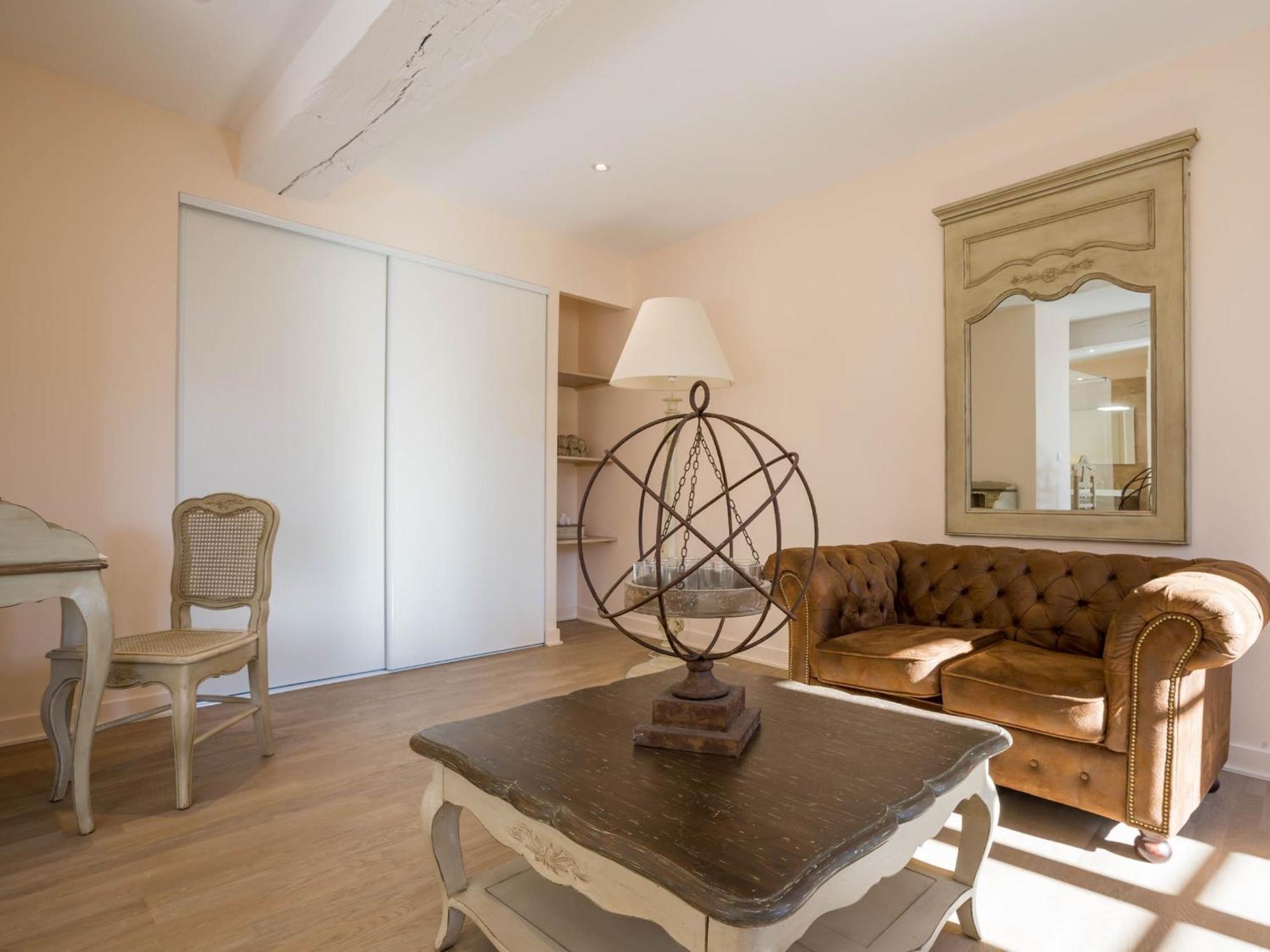Le Cara - 4 Appartements Calmes Et Chics Au Coeur De Beaune Бон Номер фото