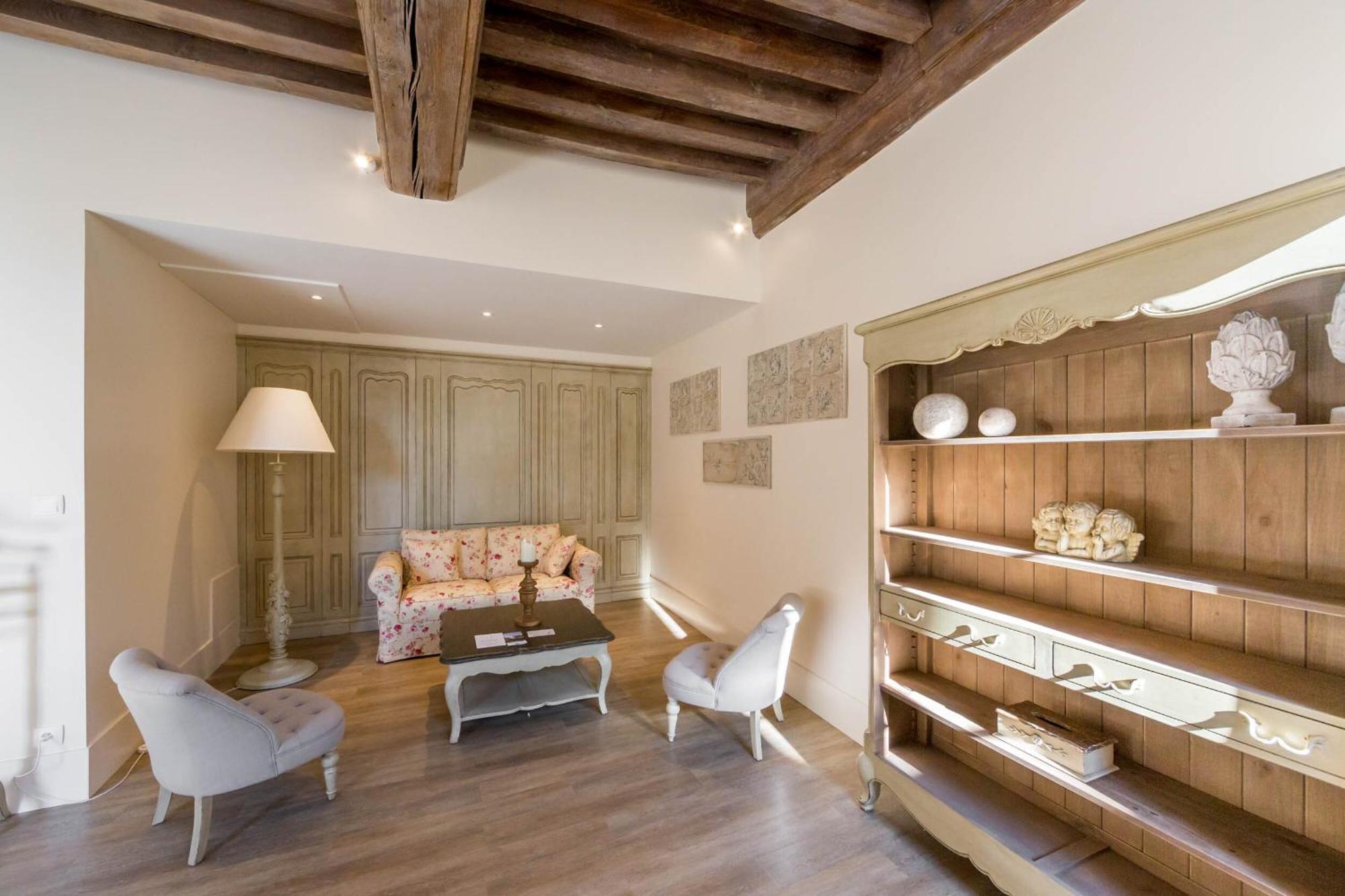 Le Cara - 4 Appartements Calmes Et Chics Au Coeur De Beaune Бон Номер фото