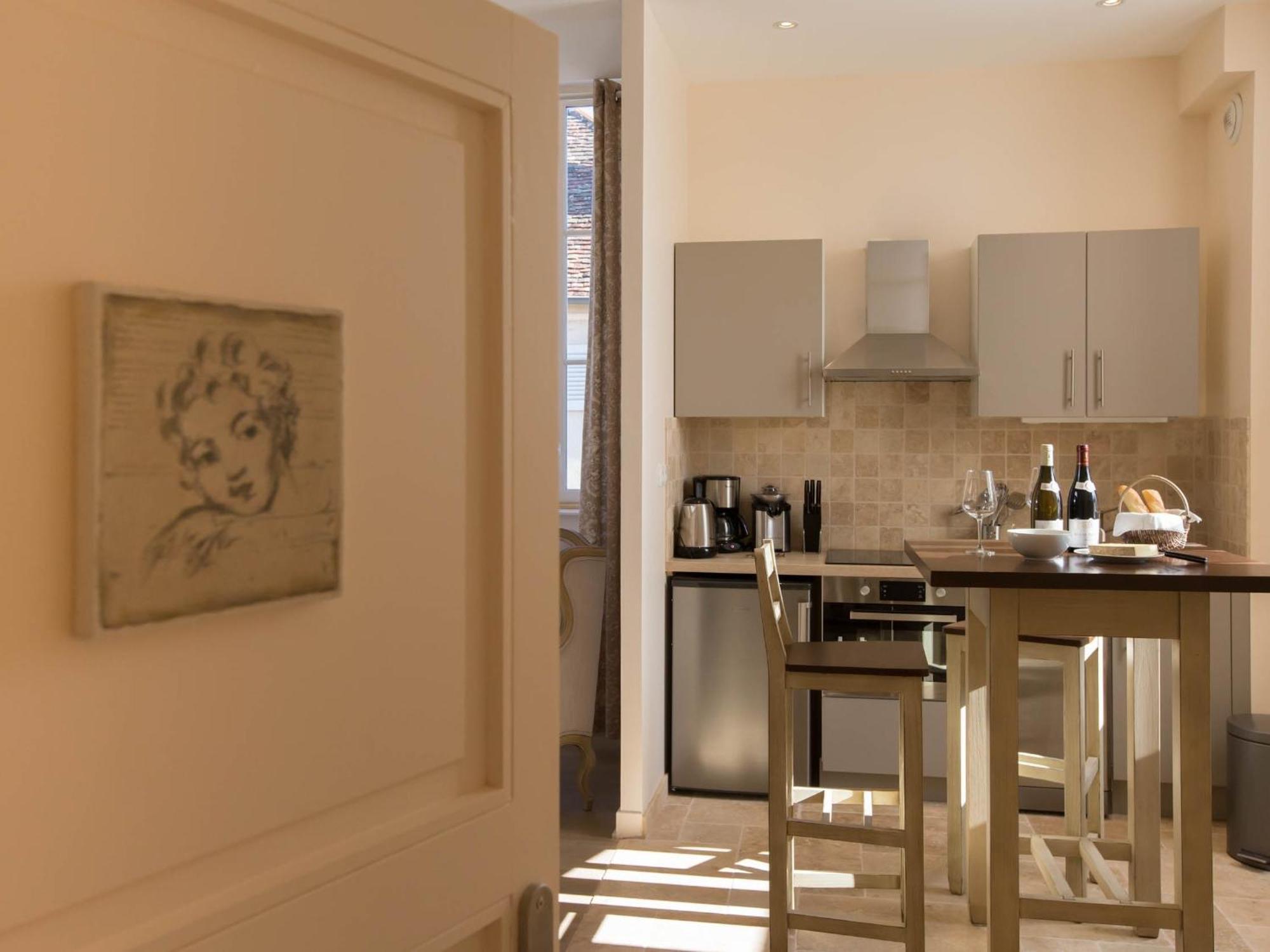Le Cara - 4 Appartements Calmes Et Chics Au Coeur De Beaune Бон Номер фото