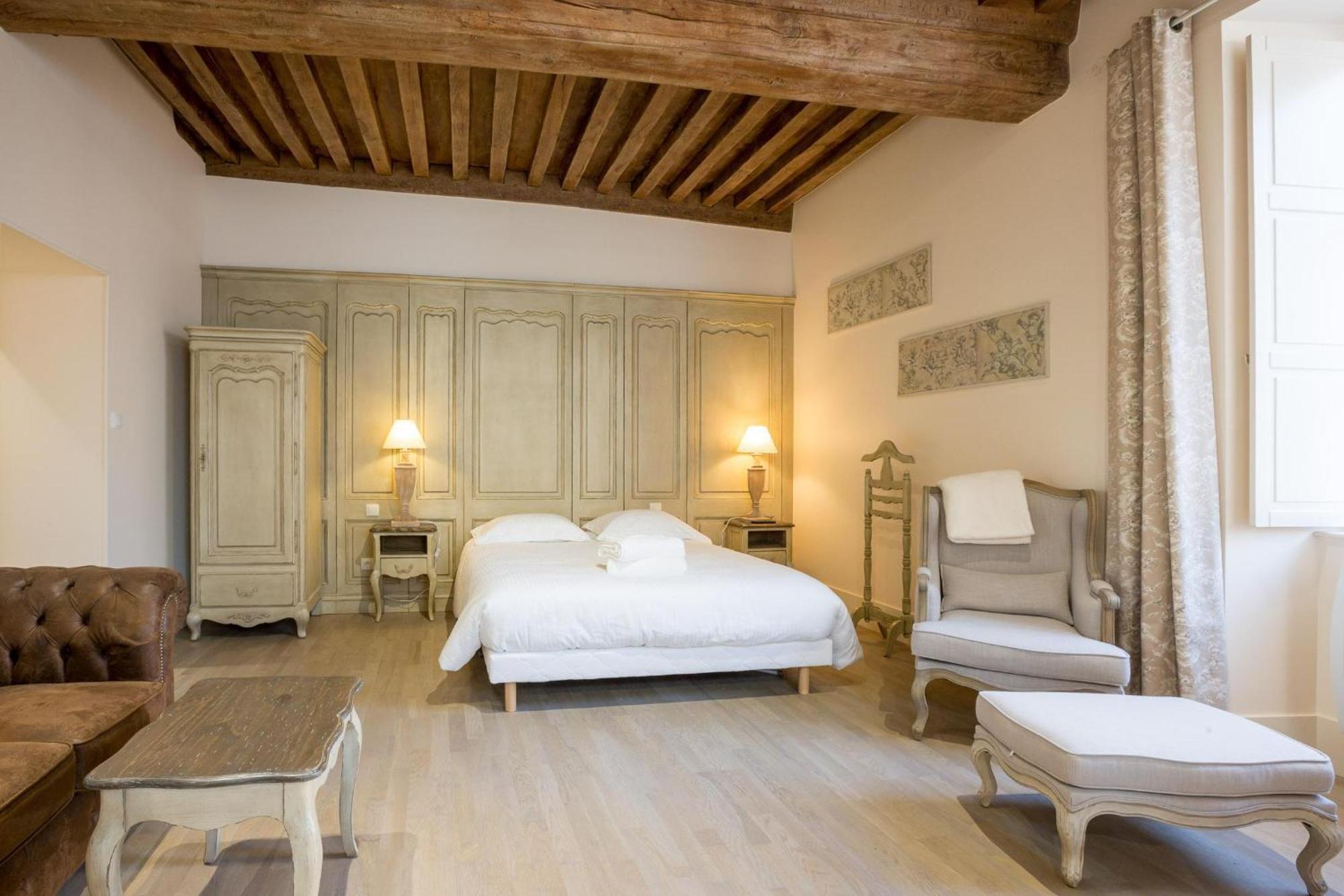 Le Cara - 4 Appartements Calmes Et Chics Au Coeur De Beaune Бон Номер фото