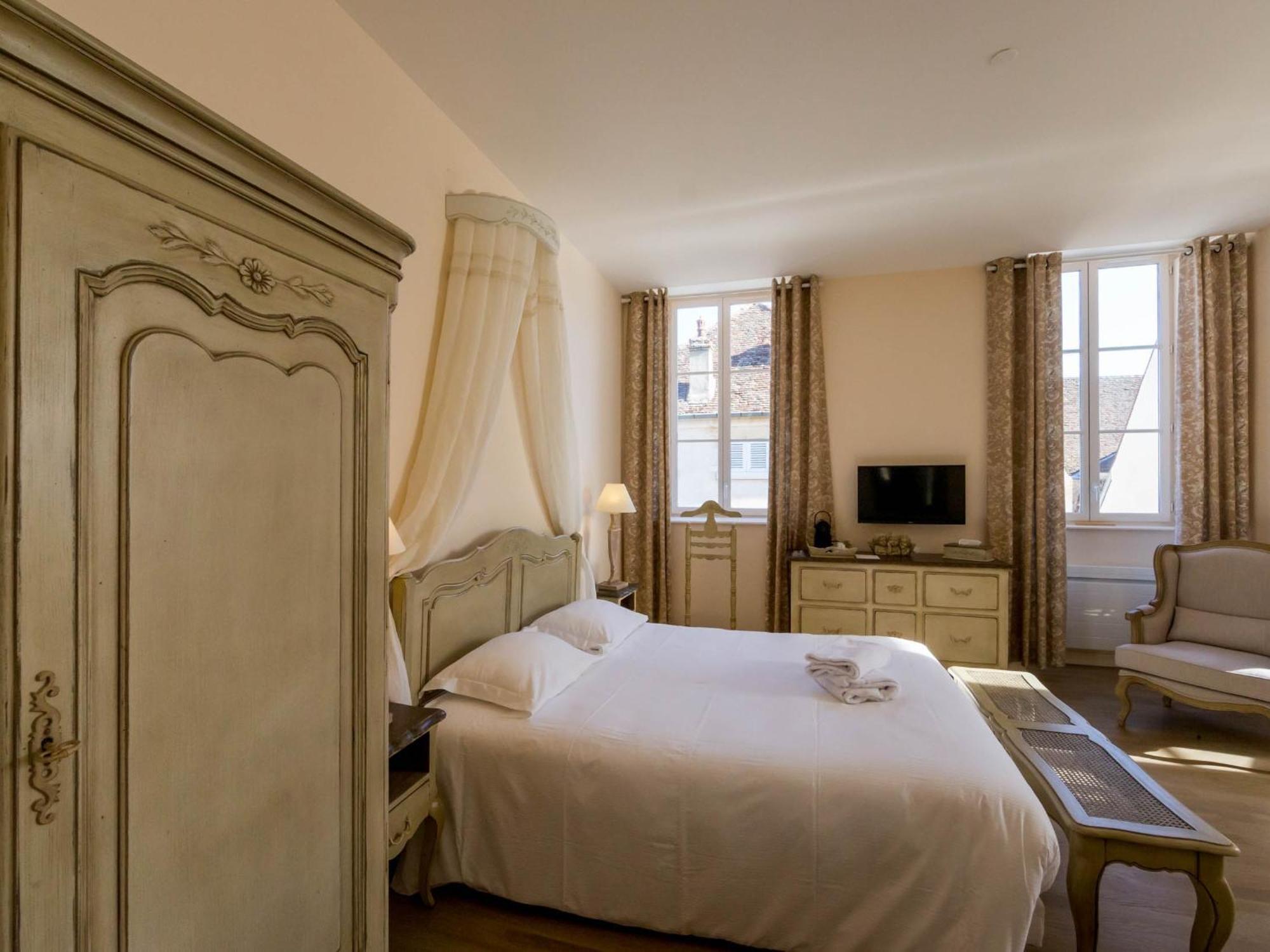 Le Cara - 4 Appartements Calmes Et Chics Au Coeur De Beaune Бон Номер фото