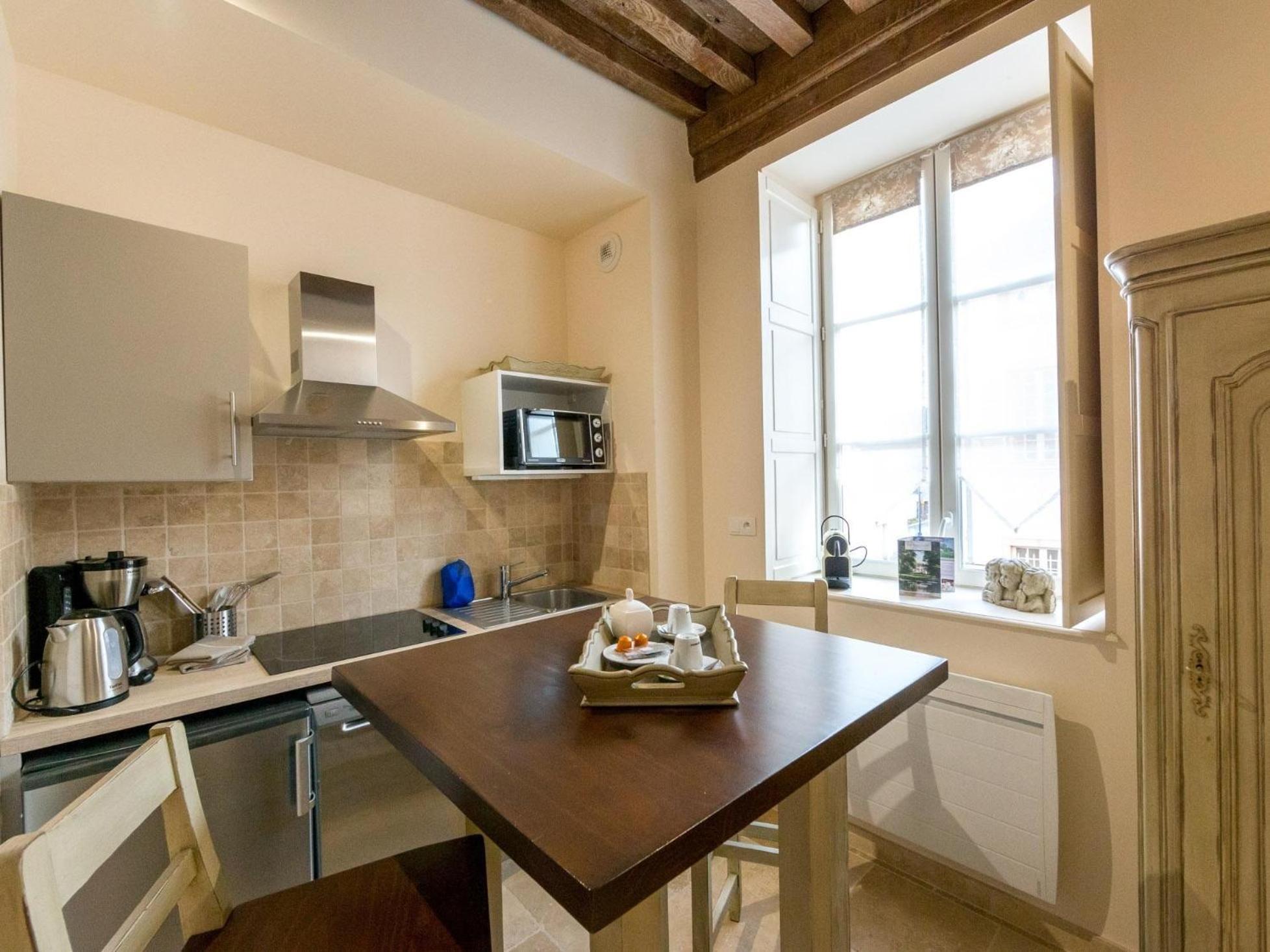 Le Cara - 4 Appartements Calmes Et Chics Au Coeur De Beaune Бон Номер фото
